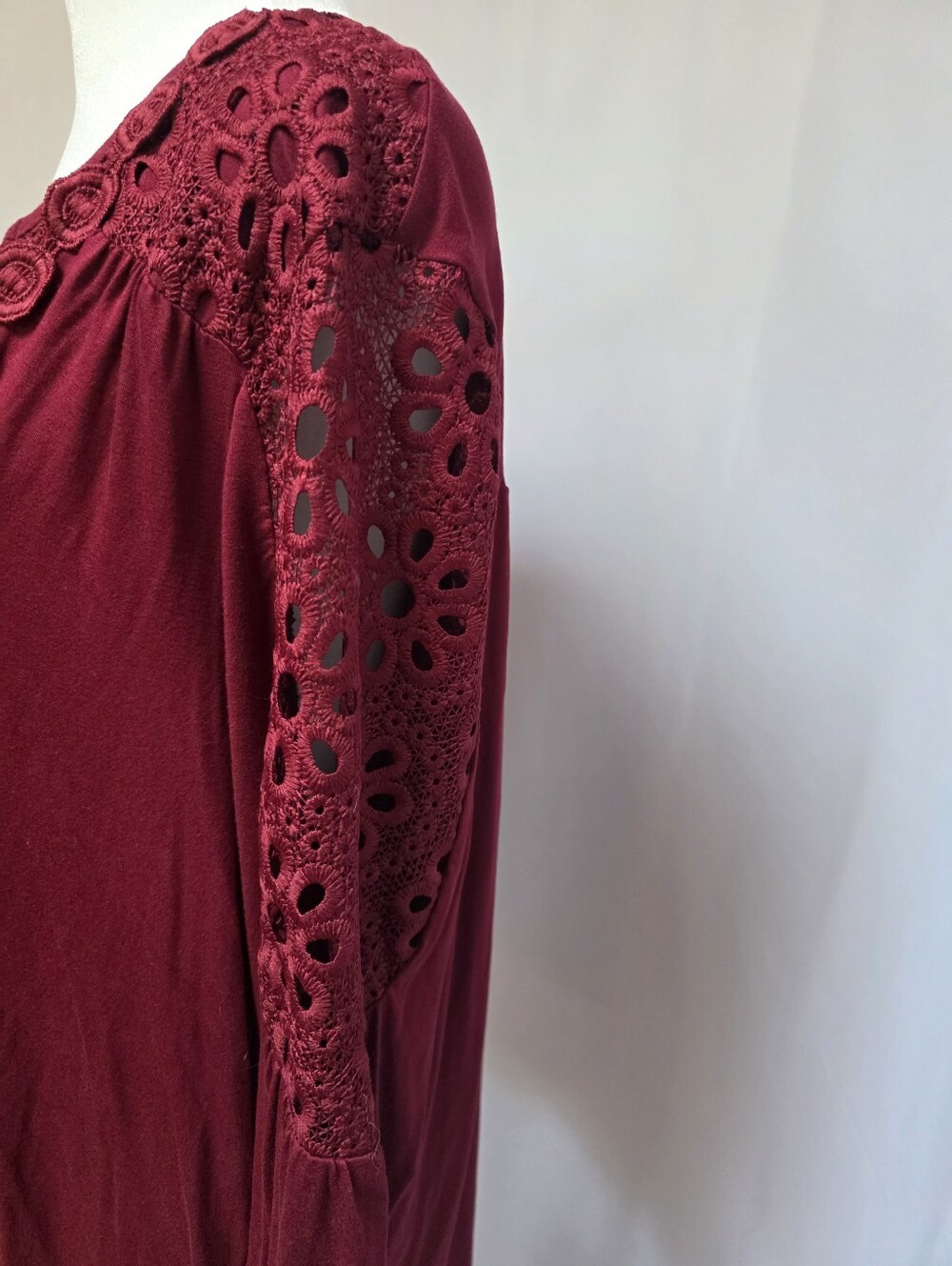 Liz Claiborne XL Burgundy Crochet Lace Boho Peasant Tunic Top 3/4 Sleeve - Picture 4 of 9